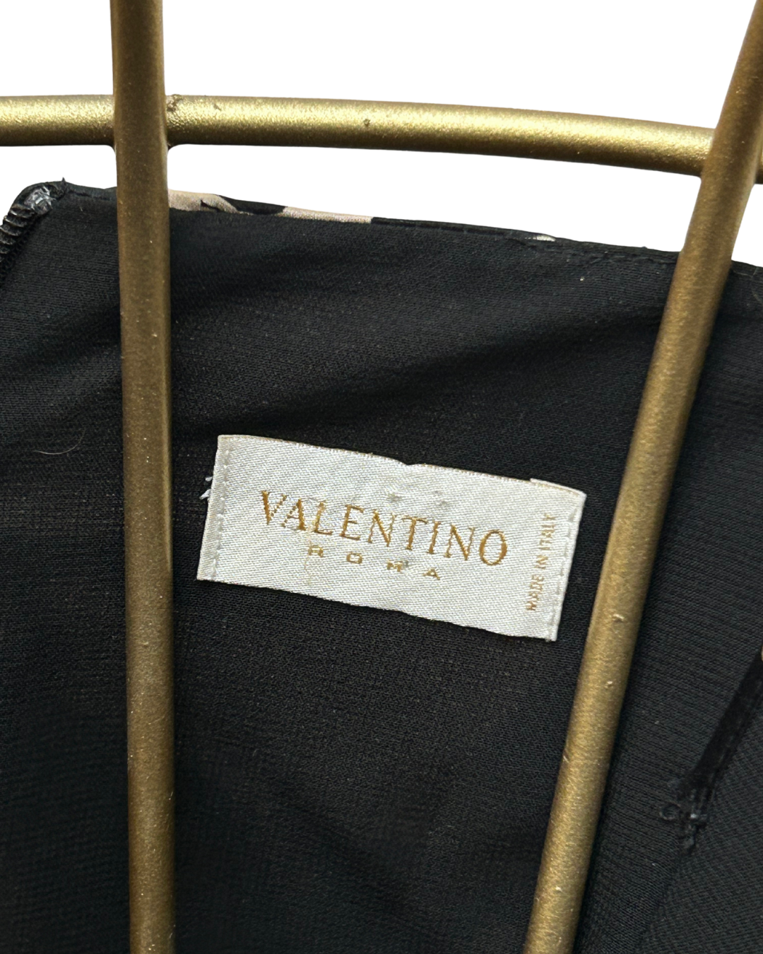 Valentino Roma – Vestido strapless de satén con moños en relieve
